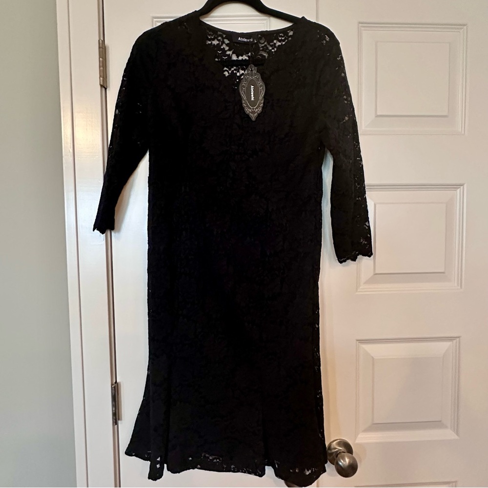 Elegant Black Lace Dress